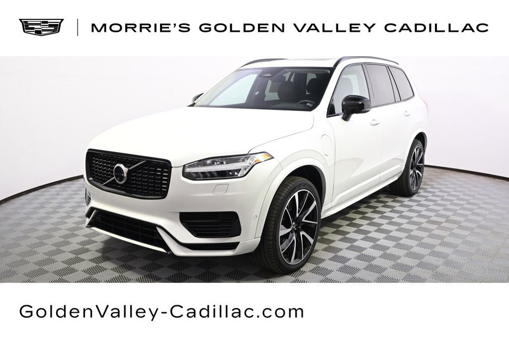2023 VOLVO XC90