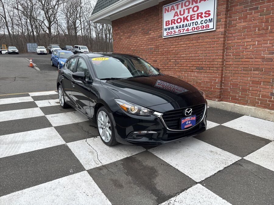 2017 MAZDA Mazda3