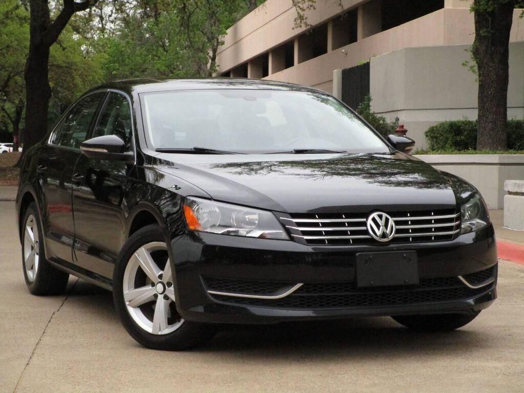 2012 VOLKSWAGEN Passat