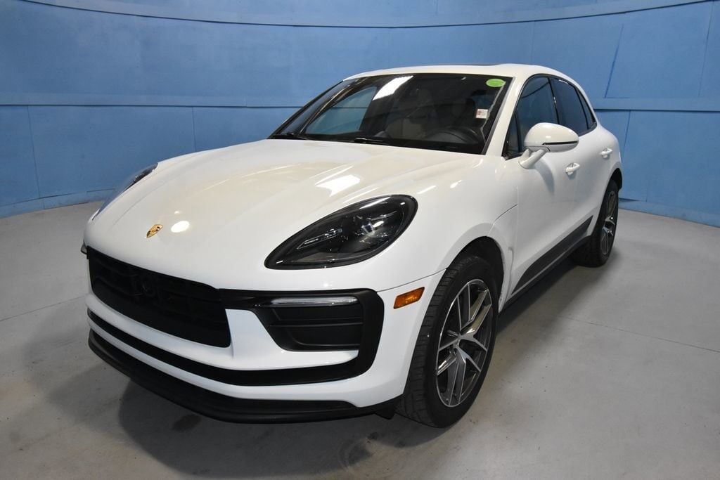 2022 PORSCHE Macan