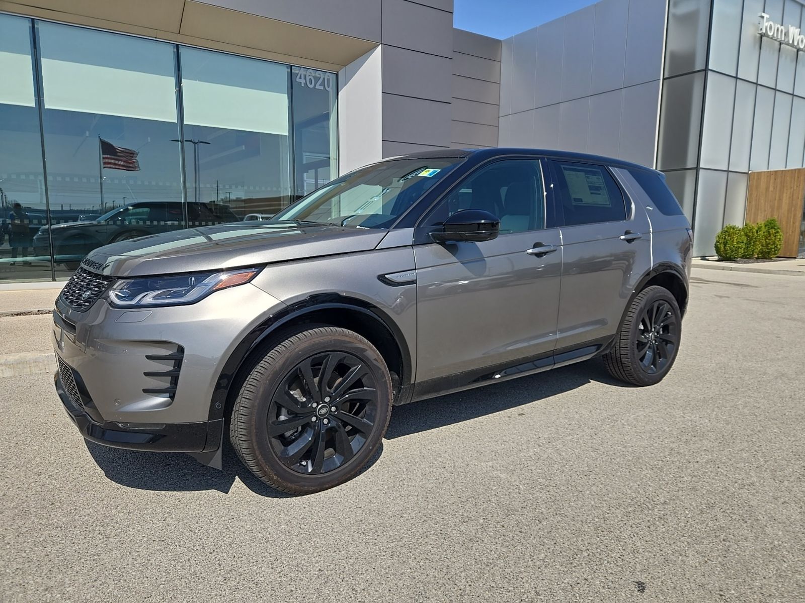 2025 LAND ROVER Discovery Sport