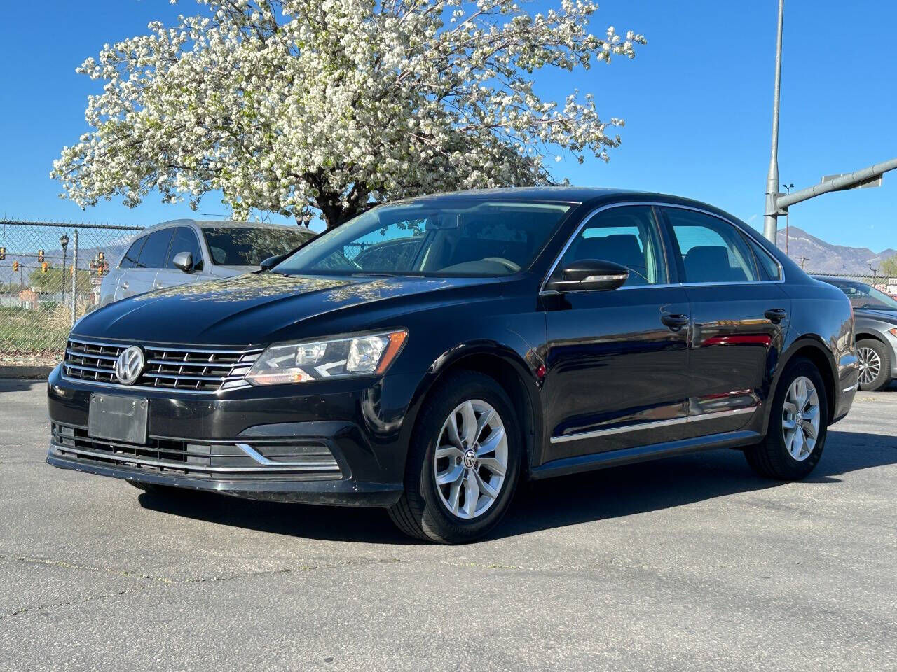2017 VOLKSWAGEN Passat