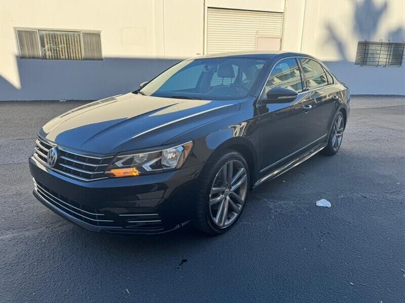 2017 VOLKSWAGEN Passat