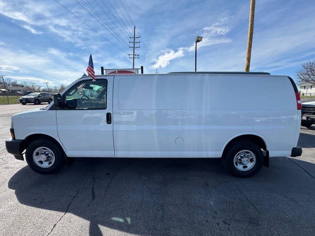 2019 CHEVROLET Express