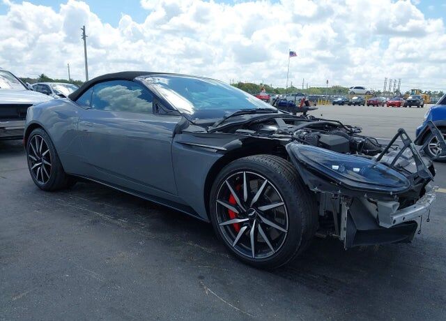 2022 ASTON MARTIN DB11