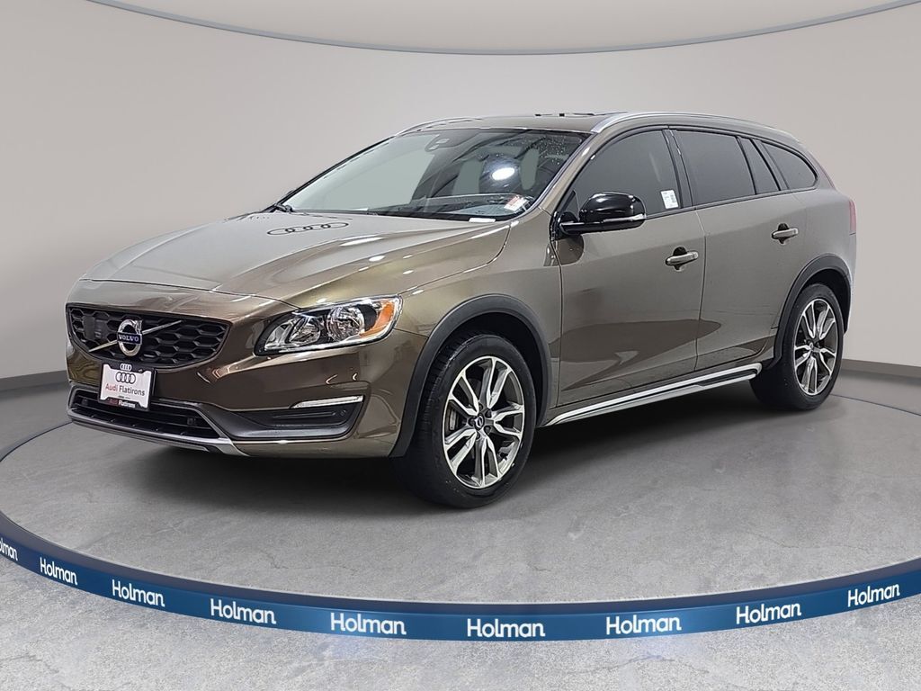 2016 VOLVO V60CC