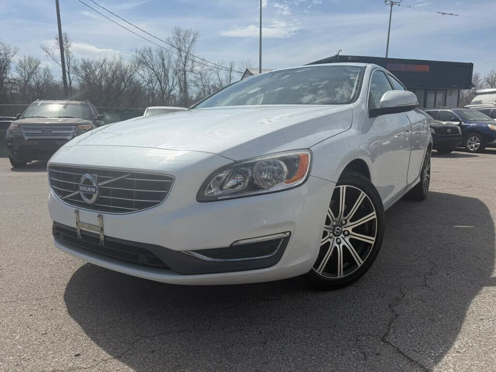 2017 VOLVO S60