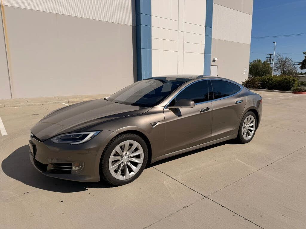 2016 TESLA Model S