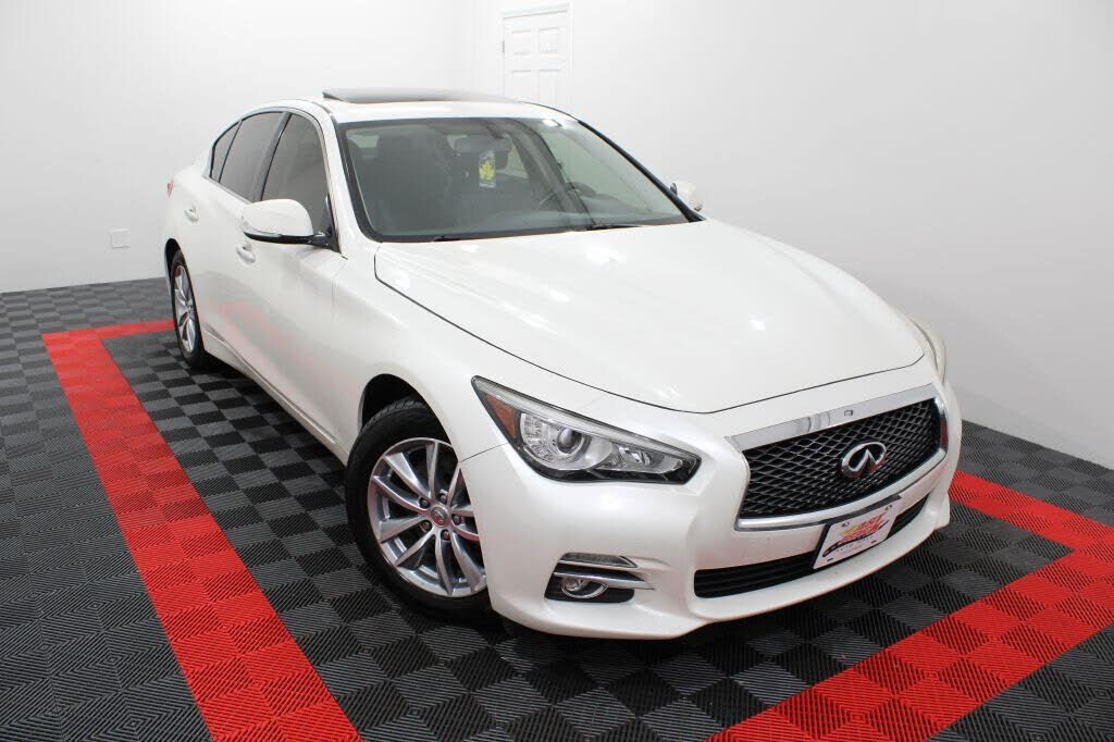 2016 INFINITI Q50