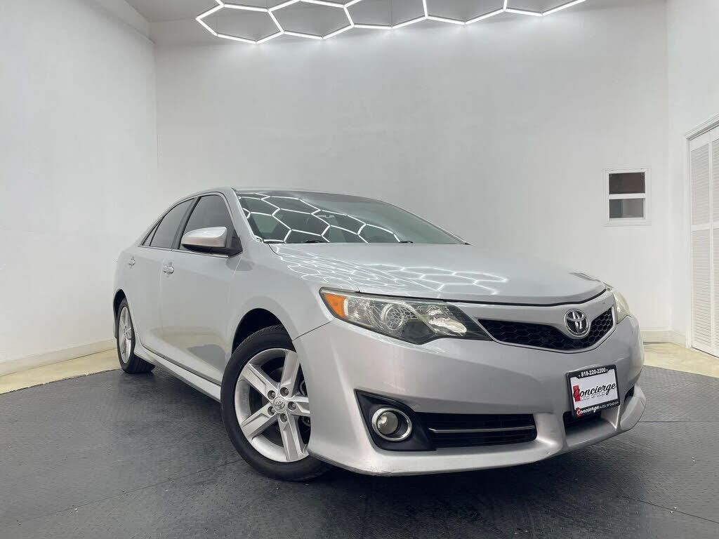 2013 TOYOTA Camry