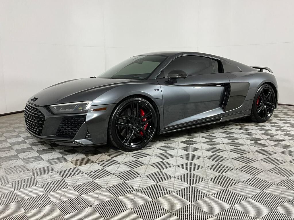 2020 AUDI R8
