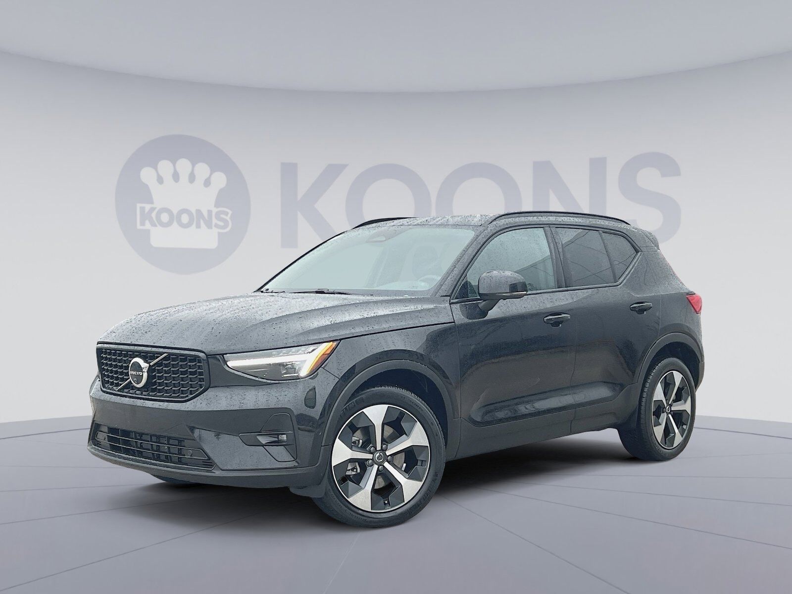 2026 VOLVO XC40