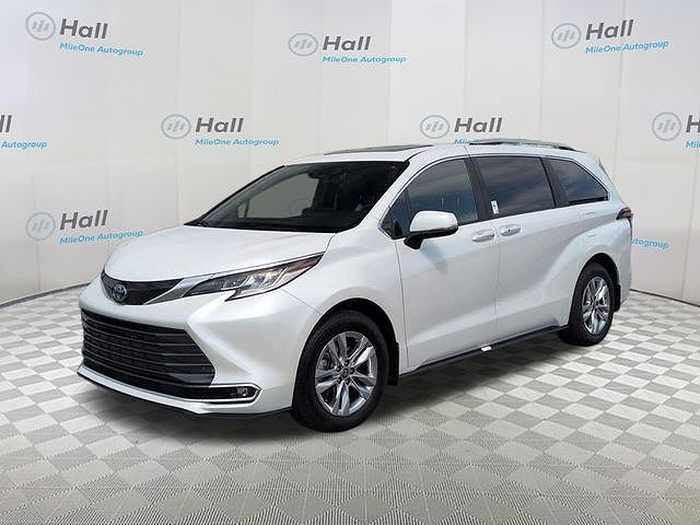2025 TOYOTA Sienna