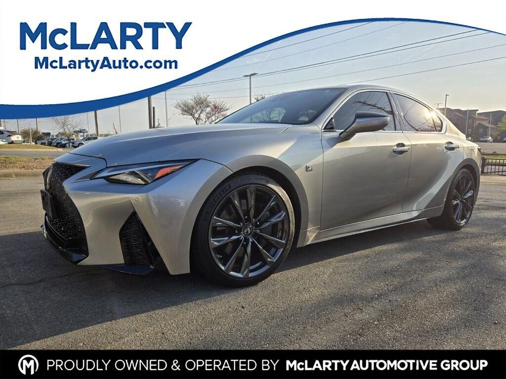 2021 LEXUS IS