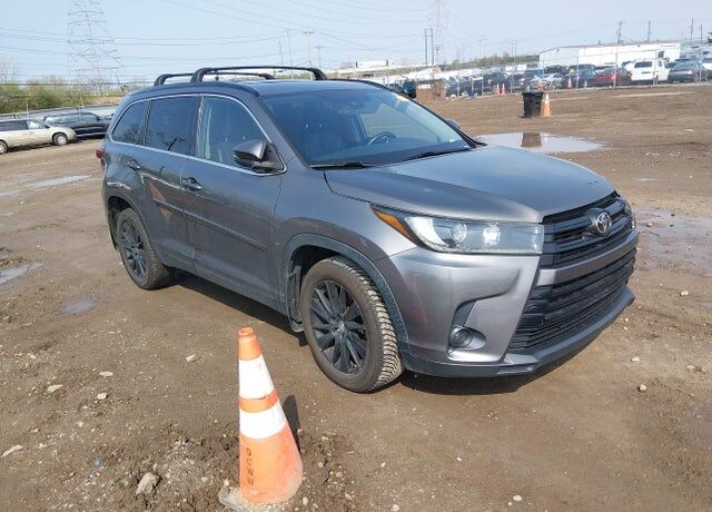 2019 TOYOTA Highlander