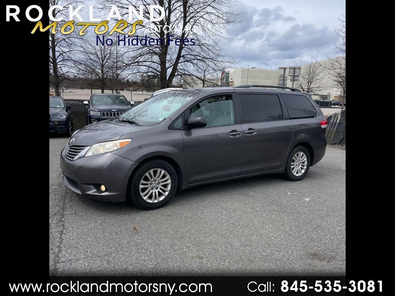 2012 TOYOTA Sienna