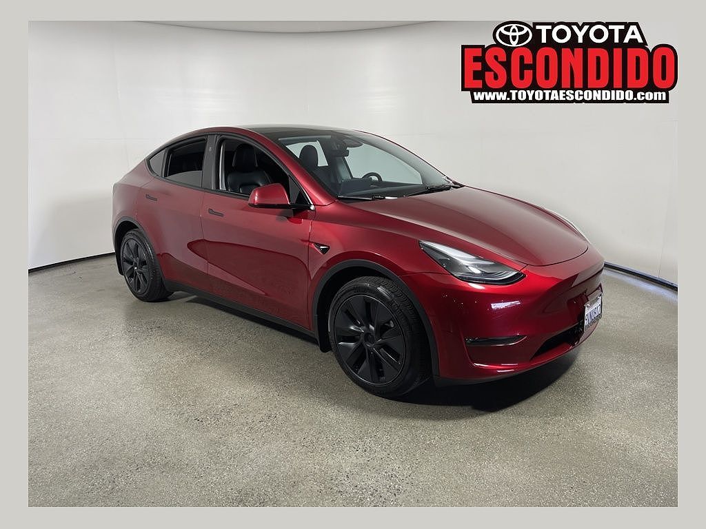 2025 TESLA Model Y