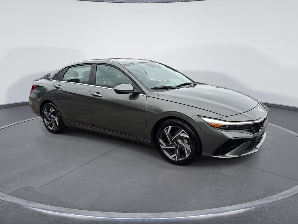 2025 HYUNDAI Elantra