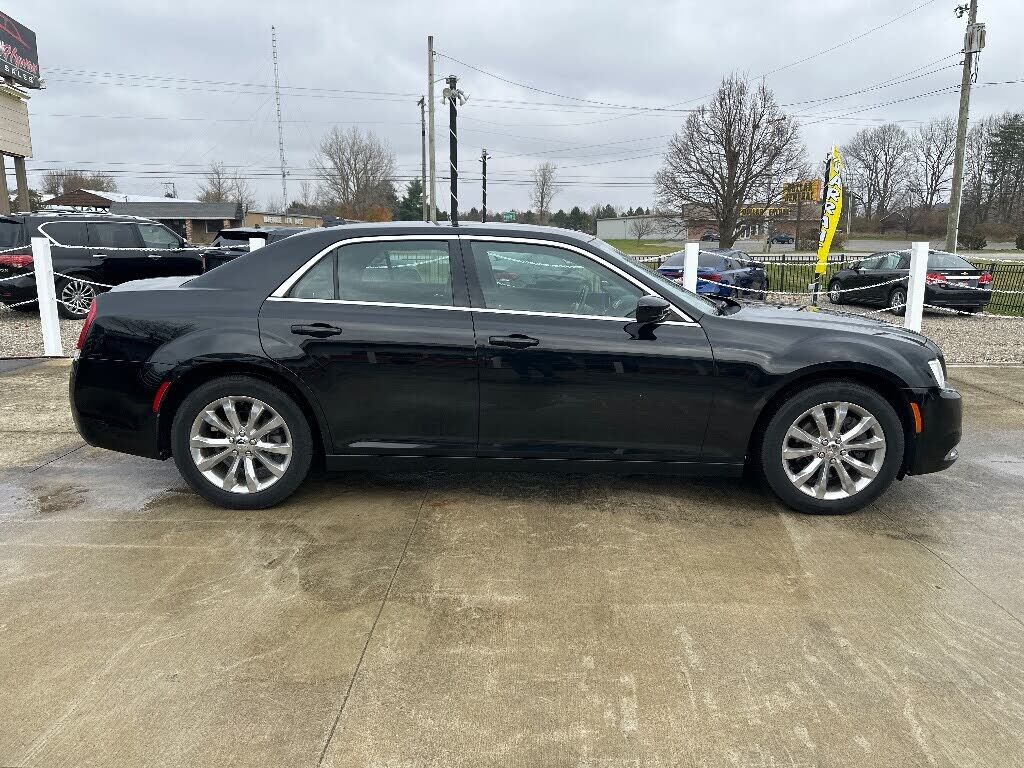 2017 CHRYSLER 300