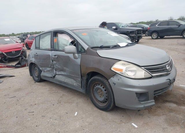 2011 NISSAN Versa