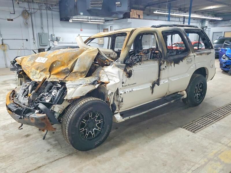 2004 CADILLAC Escalade