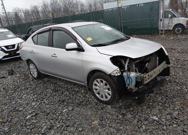 2012 NISSAN Versa
