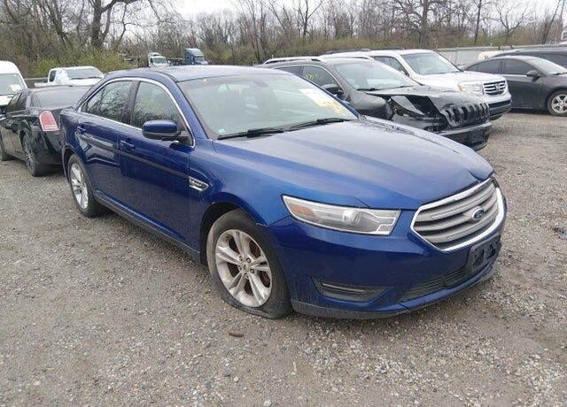 2013 FORD Taurus