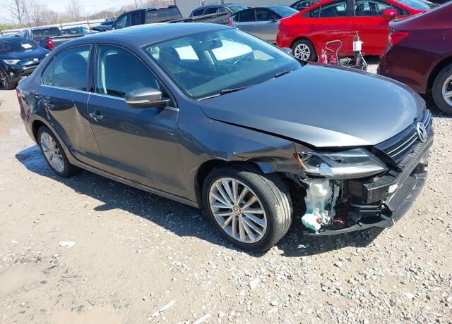 2012 VOLKSWAGEN Jetta