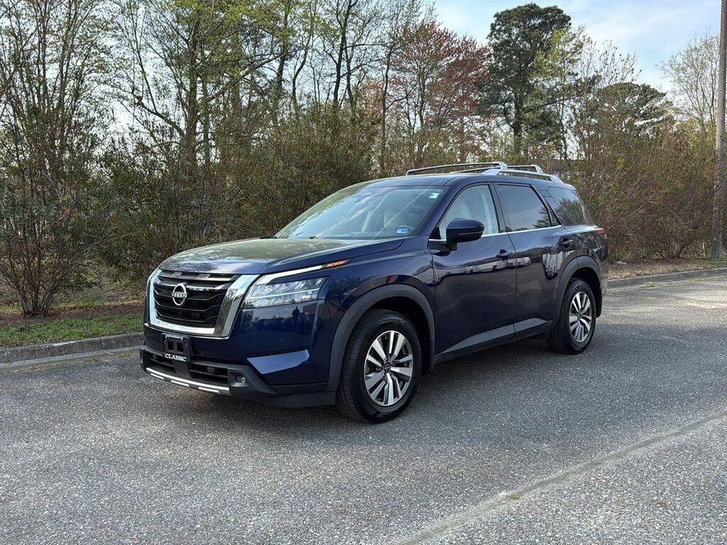 2022 NISSAN Pathfinder