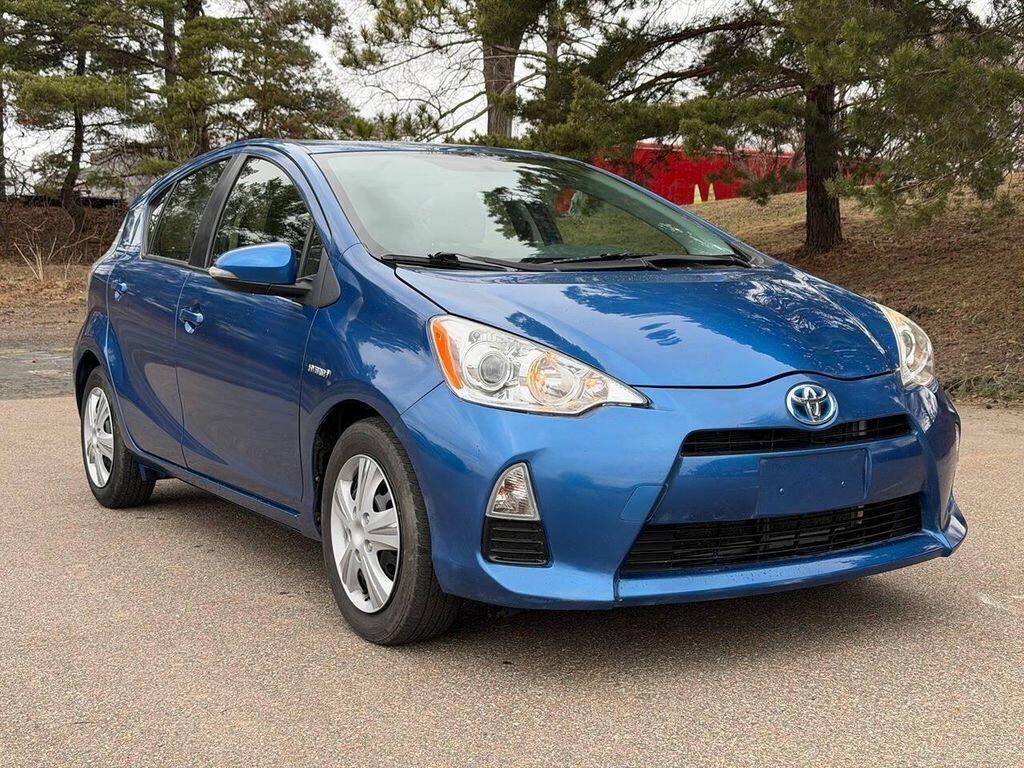 2013 TOYOTA Prius