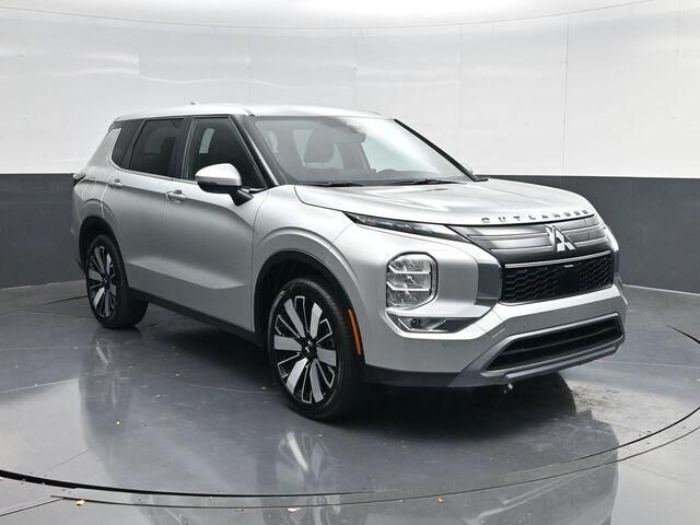 2025 MITSUBISHI Outlander