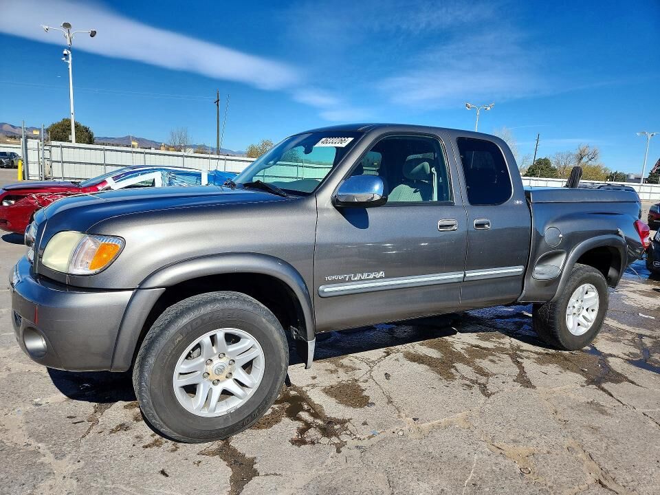 2004 TOYOTA Tundra