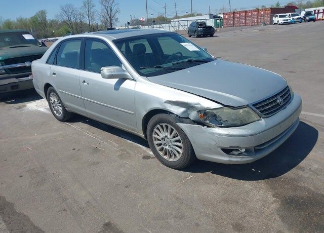 2004 TOYOTA Avalon