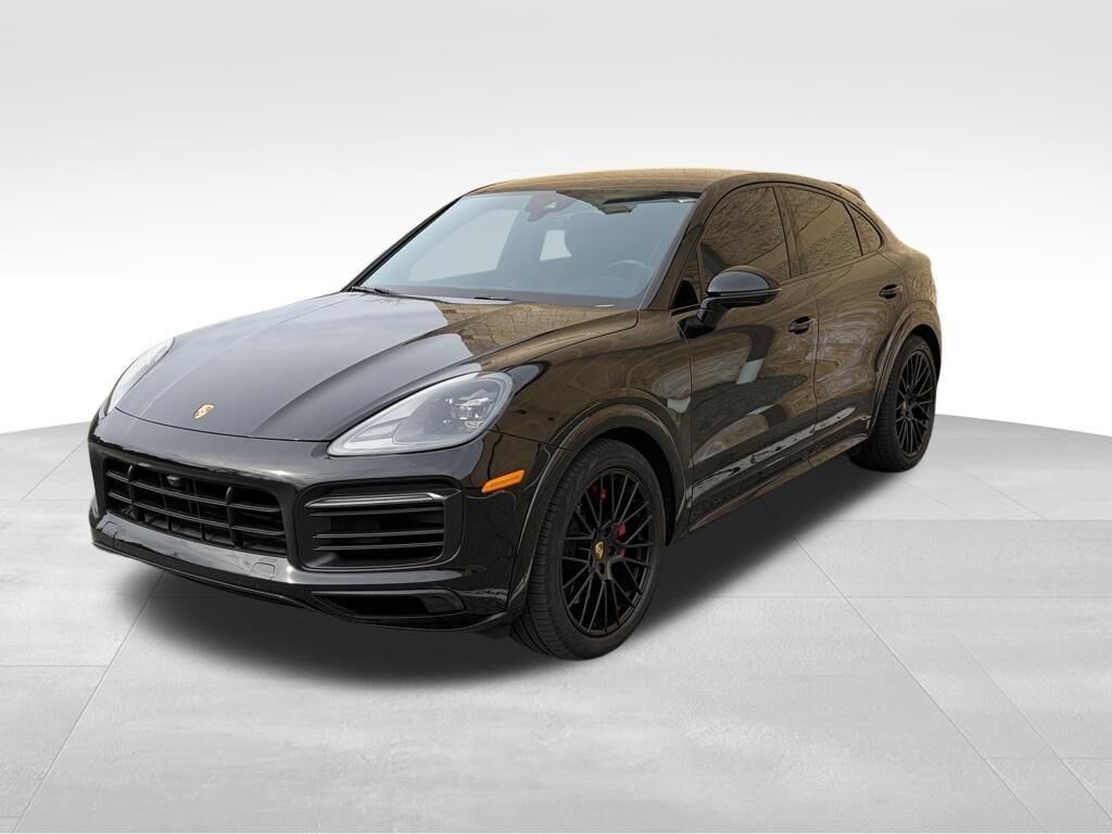 2022 PORSCHE Cayenne