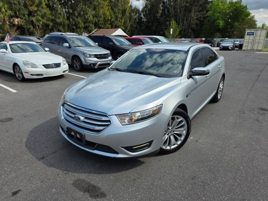 2016 FORD Taurus