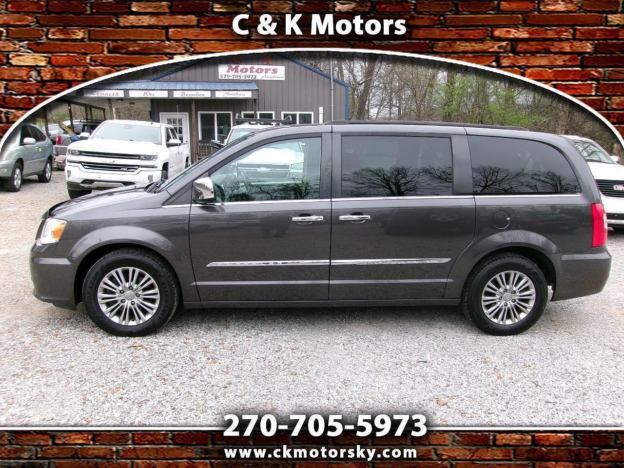 2016 CHRYSLER Town and Country