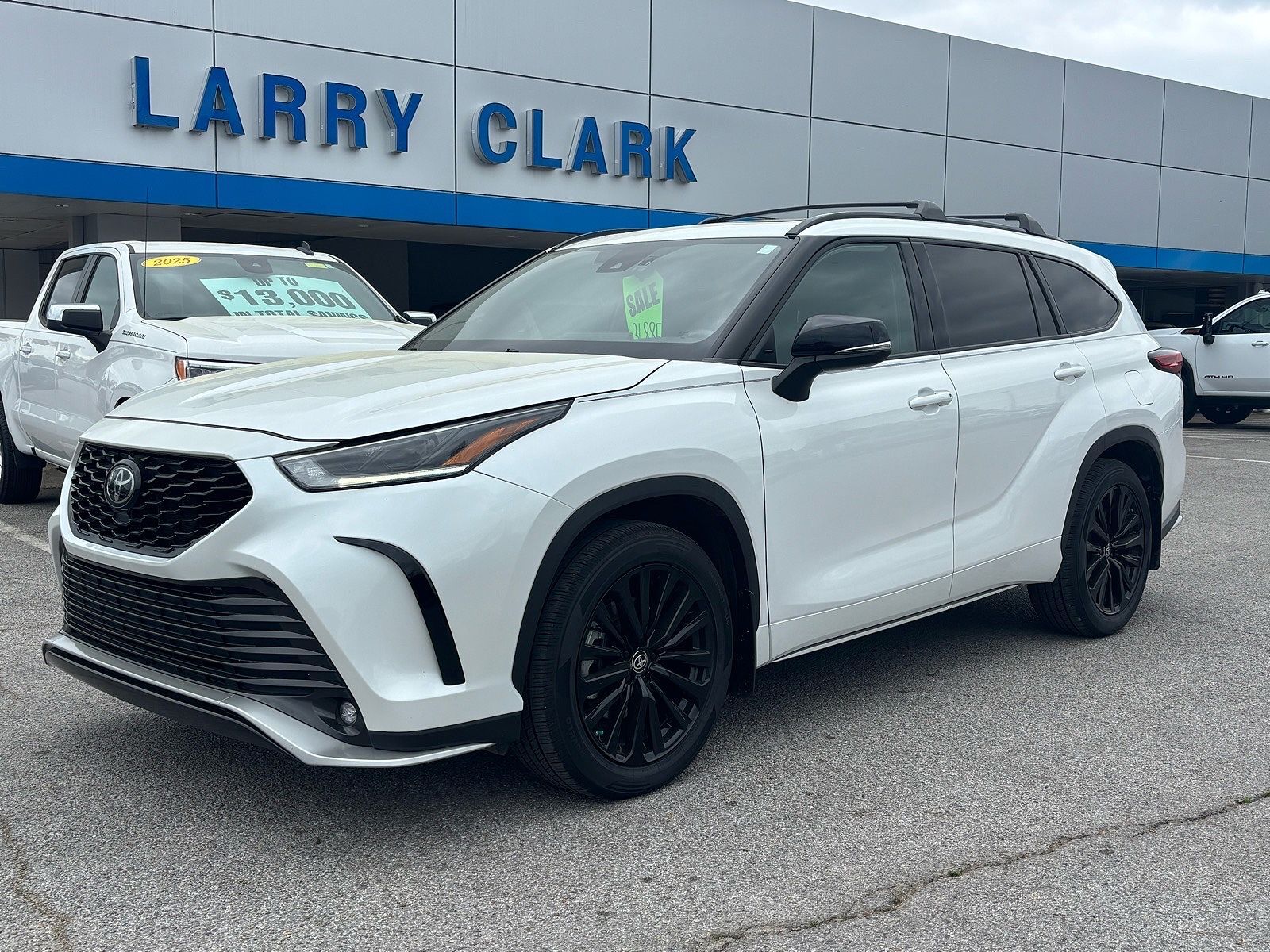 2023 TOYOTA Highlander