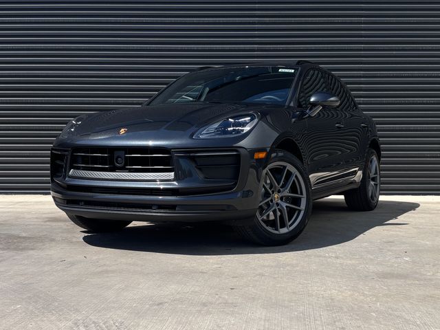 2026 PORSCHE Macan