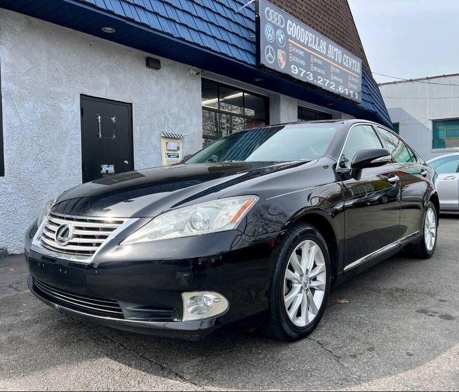 2011 LEXUS ES