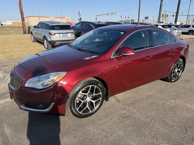2017 BUICK Regal