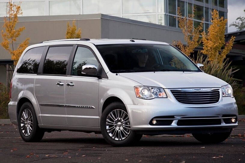 2016 CHRYSLER Town and Country