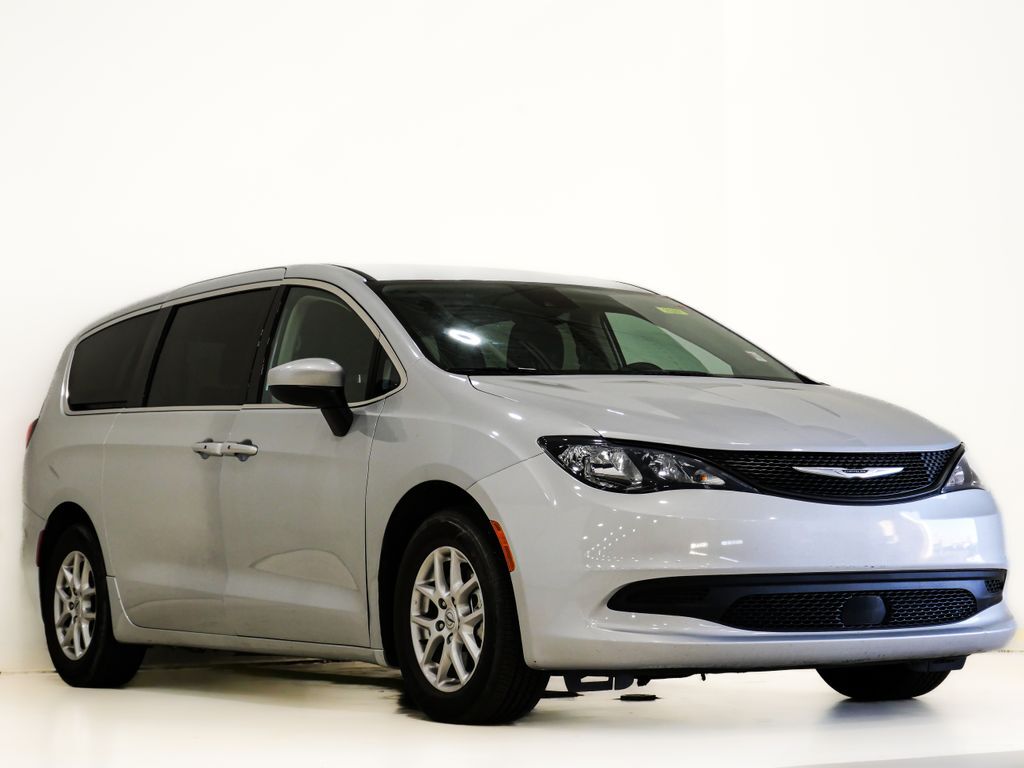 2023 CHRYSLER Voyager