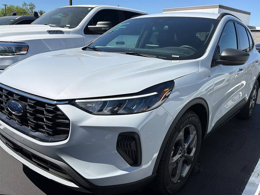 2025 FORD Escape