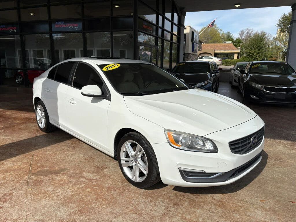2015 VOLVO S60