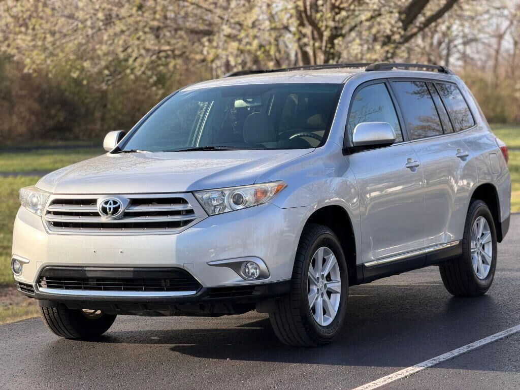 2011 TOYOTA Highlander