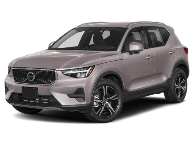 2023 VOLVO XC40