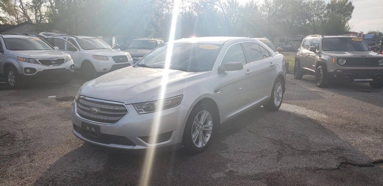 2015 FORD Taurus