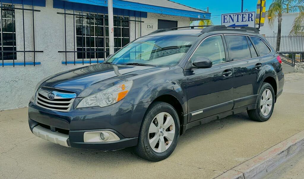 2012 SUBARU Outback