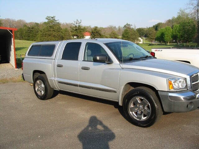 2005 DODGE Dakota