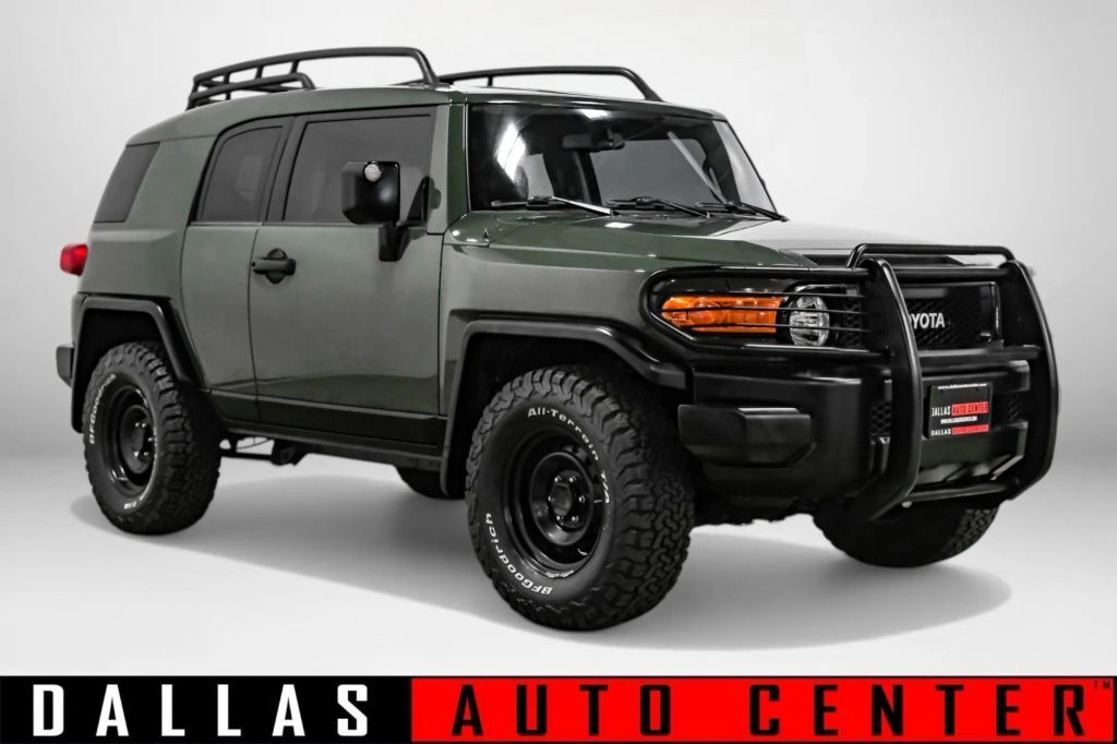 2011 TOYOTA FJ Cruiser